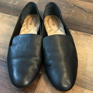 Birdies size 9, The Starling Loafer in black leather
